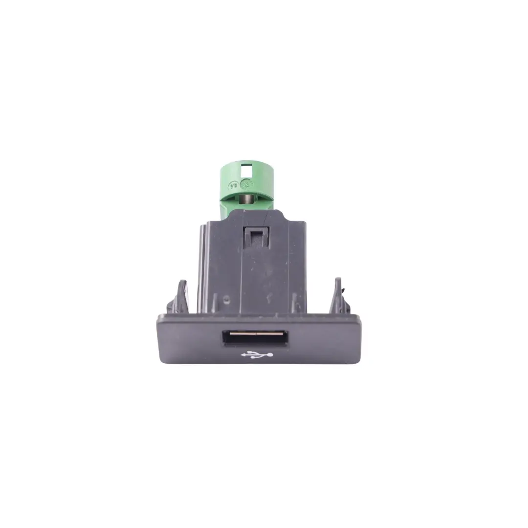 Mk3 3V Kombi Gniazdo Usb Złącze 2.0 Diesel do Skoda Superb o numerze 3V0035727 Skoda Superb Mk3 3V Kombi Gniazdo Usb Złącze 2.0 Diesel - SKU 3V0035727 - Numer Części 3V0035727