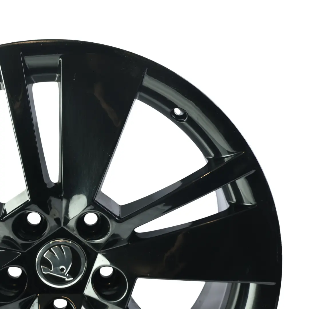 Mk3 Alloy Wheel Rim 18" 8J ET:44 to Skoda Superb with Part number 3V0601025AG Skoda Superb Mk3 Alloy Wheel Rim 18" 8J ET:44 - SKU 3V0601025AG-3 - Part number 3V0601025AG