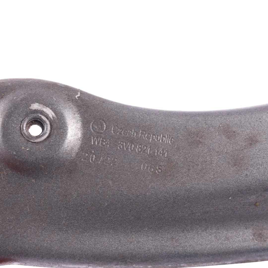 Skoda Superb Mk3 Front Left N/S Wing Fender Mounting Bracket Holder - SKU 3V0821141 - Part number 3V0821141