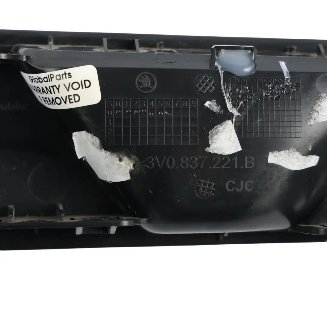 Skoda Superb 3V Klamka Drzwi Wewnętrzna Przód Lewa - SKU 3V0837221B - Numer Części 3V0837221B
