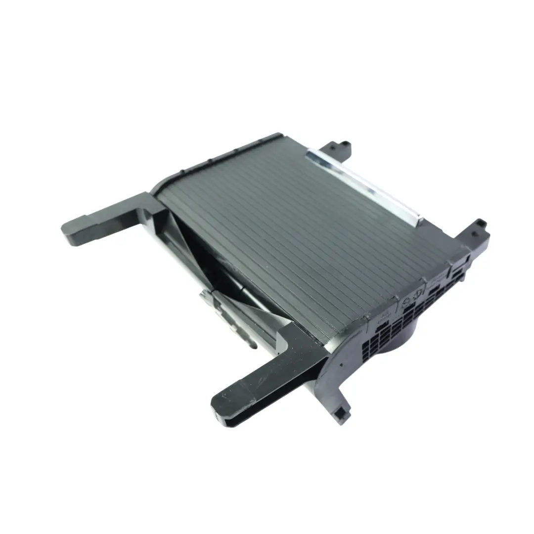 3V B8 Mk3 Vorne Mittelkonsole Getränkehalter Blende für Skoda Superb mit Teilenummer 3V0858329 Skoda Superb 3V B8 Mk3 Vorne Mittelkonsole Getränkehalter Blende - SKU 3V0858329 - Teilenummer 3V0858329