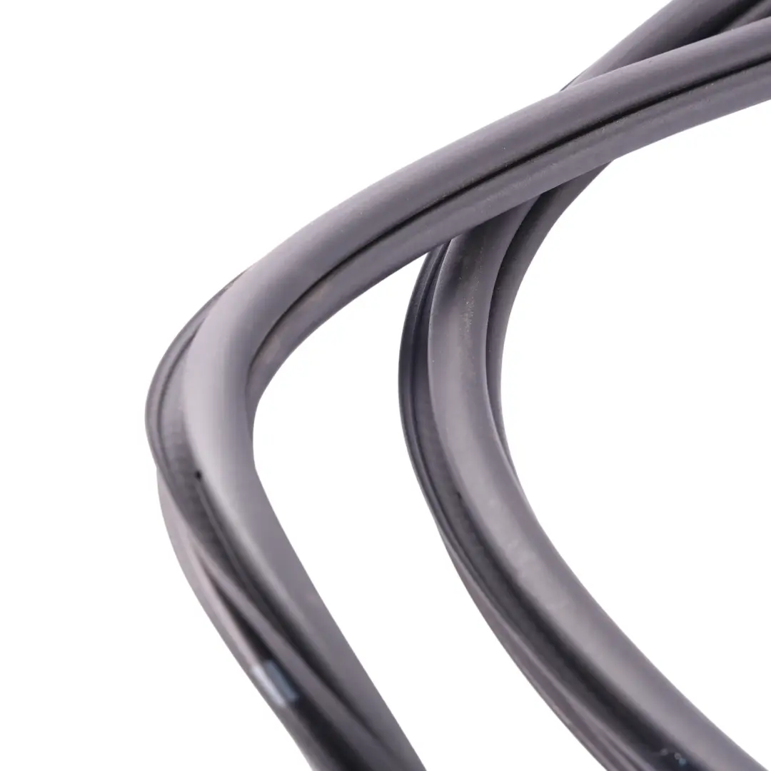 Mk3 Front Door Seal Rubber Gasket Inner Right O/S to Skoda Superb with Part number 3V0867366B Skoda Superb Mk3 Front Door Seal Rubber Gasket Inner Right O/S - SKU 3V0867366B - Part number 3V0867366B