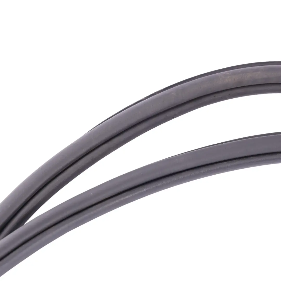 Mk3 Front Door Seal Rubber Gasket Inner Right O/S to Skoda Superb with Part number 3V0867366B Skoda Superb Mk3 Front Door Seal Rubber Gasket Inner Right O/S - SKU 3V0867366B - Part number 3V0867366B