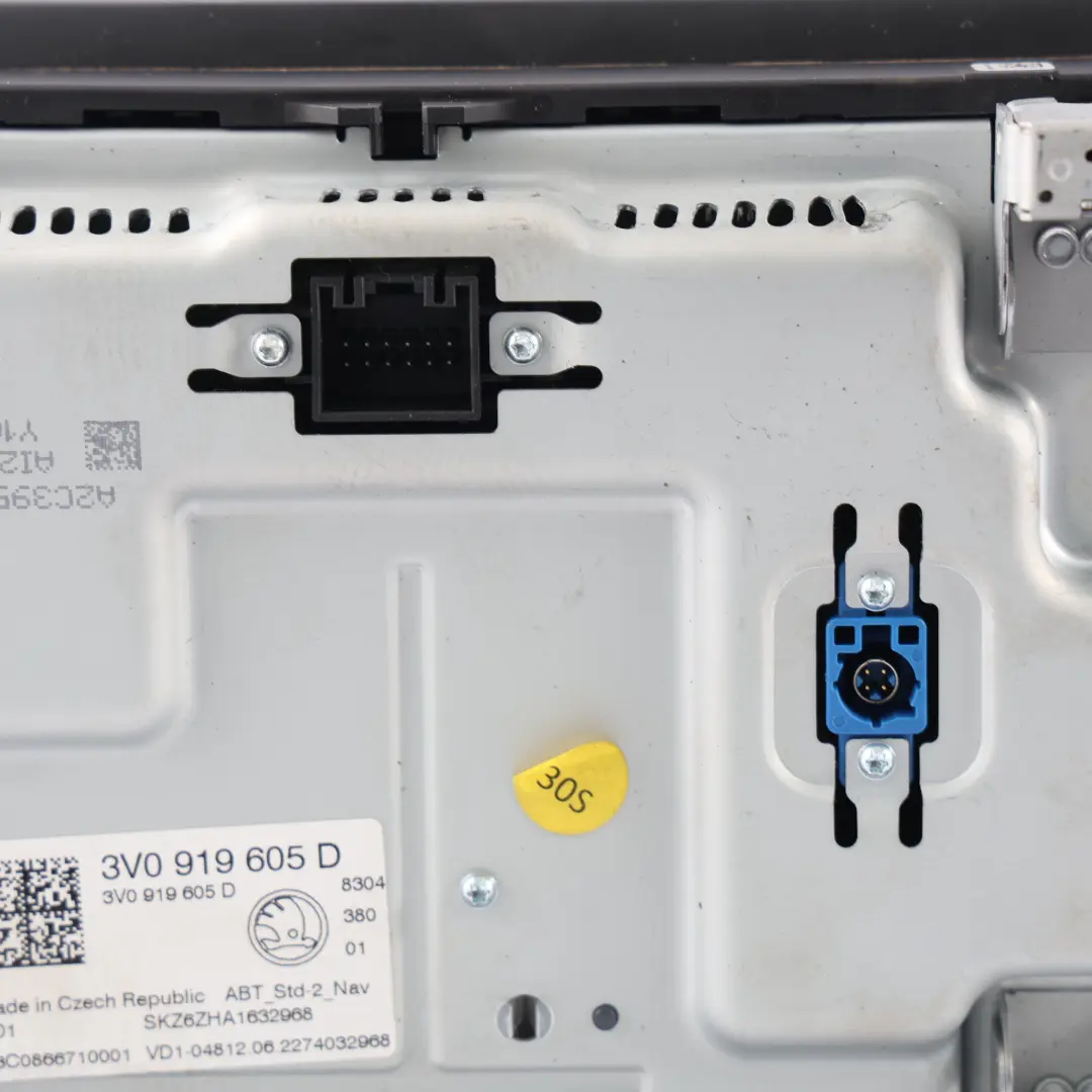 Skoda Superb Mk3 B8 Multifunction Display Screen Head Control Unit - SKU 3V0919605D - Part number 3V0919605D