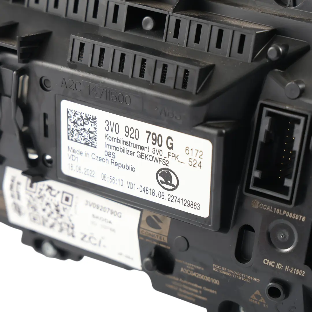 3V Combiné Instruments Numérique 2.0 Diesel pour Skoda Superb à propos du numéro de pièce 3V0920790G Skoda Superb 3V Combiné Instruments Numérique 2.0 Diesel - SKU 3V0920790G - Numéro de pièce 3V0920790G