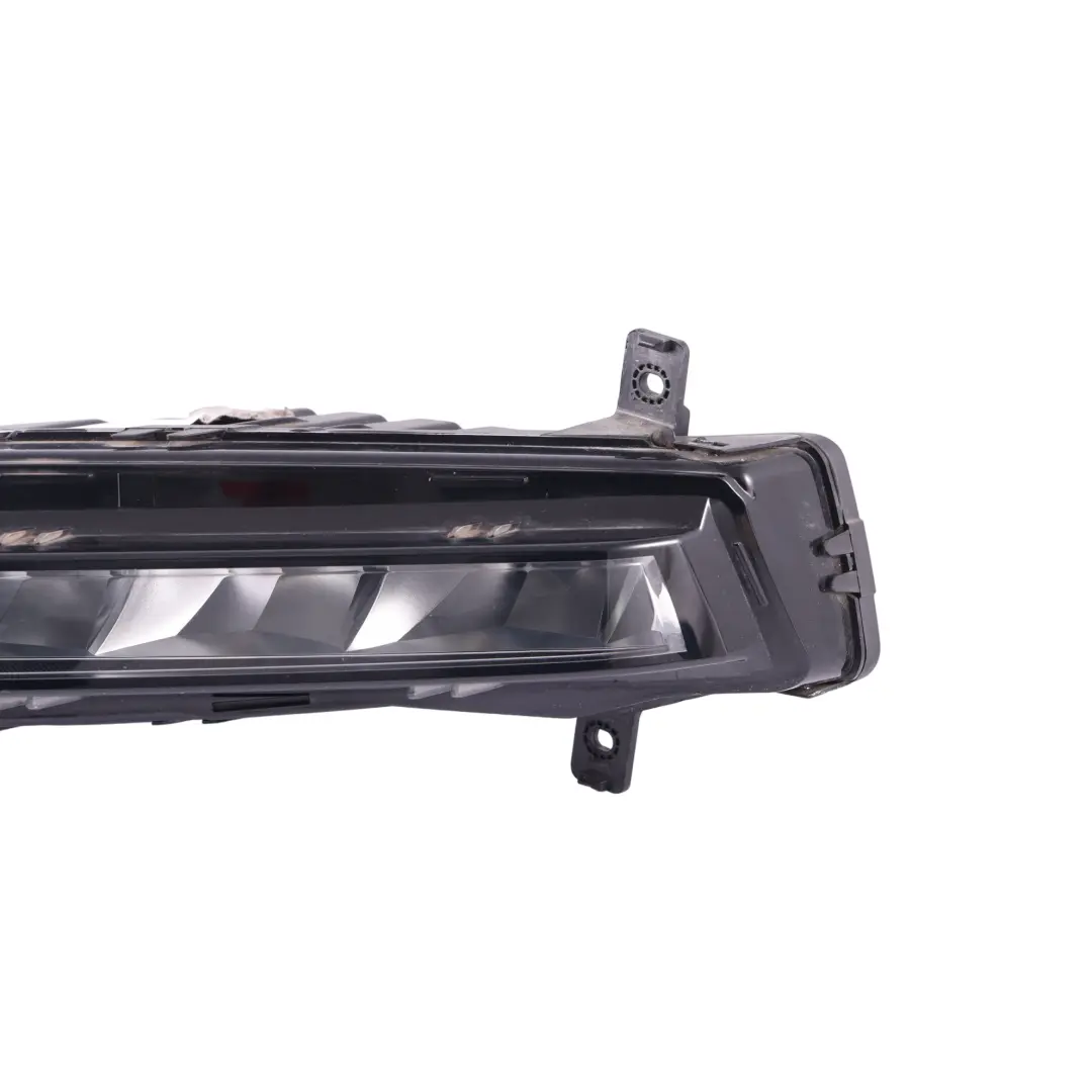 Mk3 Feu Antibrouillard LED Avant Gauche DRL pour Skoda Superb à propos du numéro de pièce 3V0941699B Skoda Superb Mk3 Feu Antibrouillard LED Avant Gauche DRL - SKU 3V0941699B - Numéro de pièce 3V0941699B