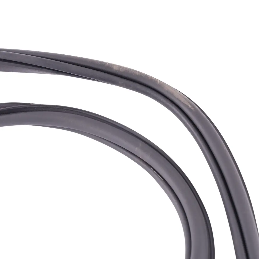 Mk3 Junta Goma Puerta Interior Trasera Izquierda para Skoda Superb con número de pieza 3V9867367B Skoda Superb Mk3 Junta Goma Puerta Interior Trasera Izquierda - SKU 3V9867367B - Número de pieza 3V9867367B