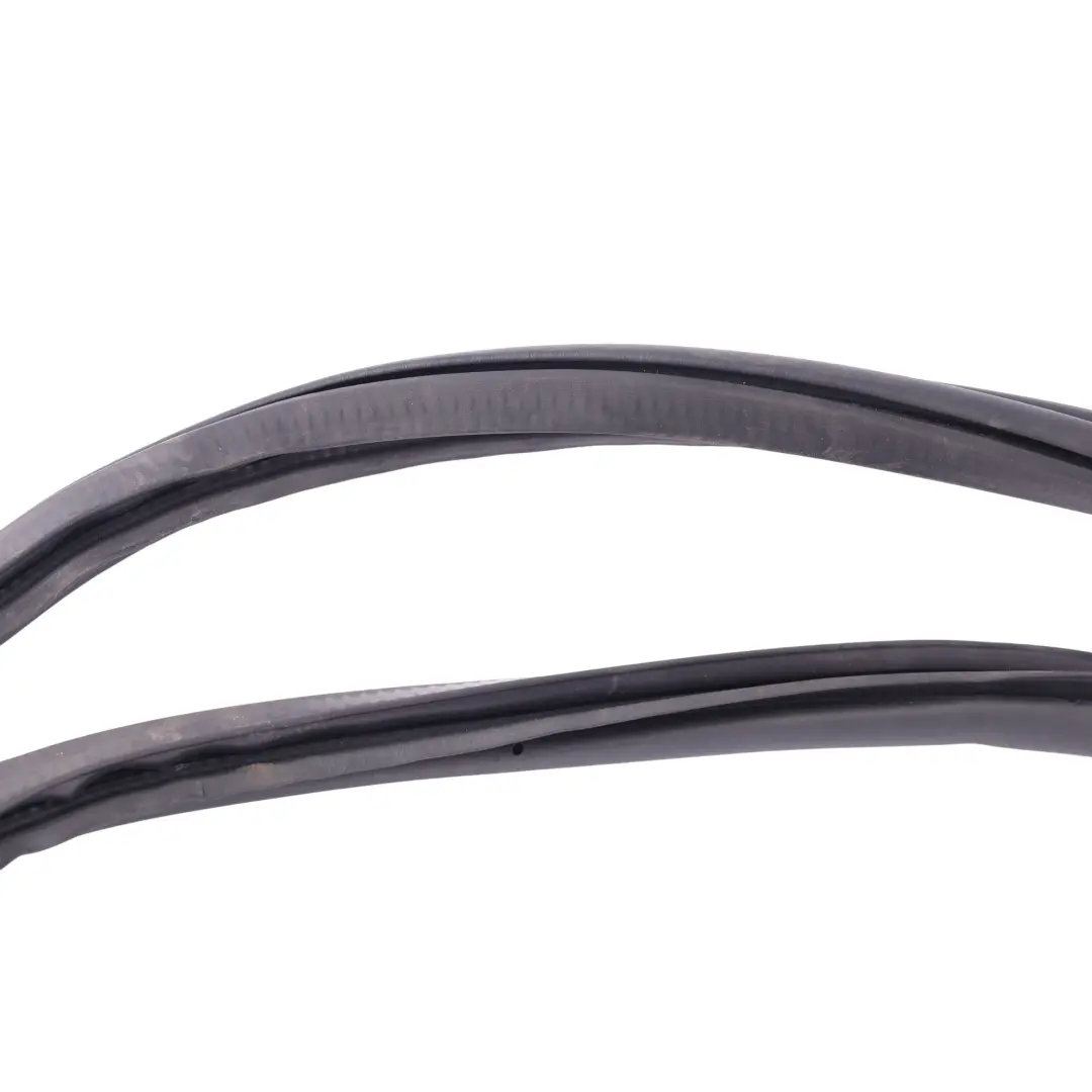 Mk3 Door Seal Gasket Rubber Inner Rear Left N/S to Skoda Superb with Part number 3V9867367B Skoda Superb Mk3 Door Seal Gasket Rubber Inner Rear Left N/S - SKU 3V9867367B - Part number 3V9867367B