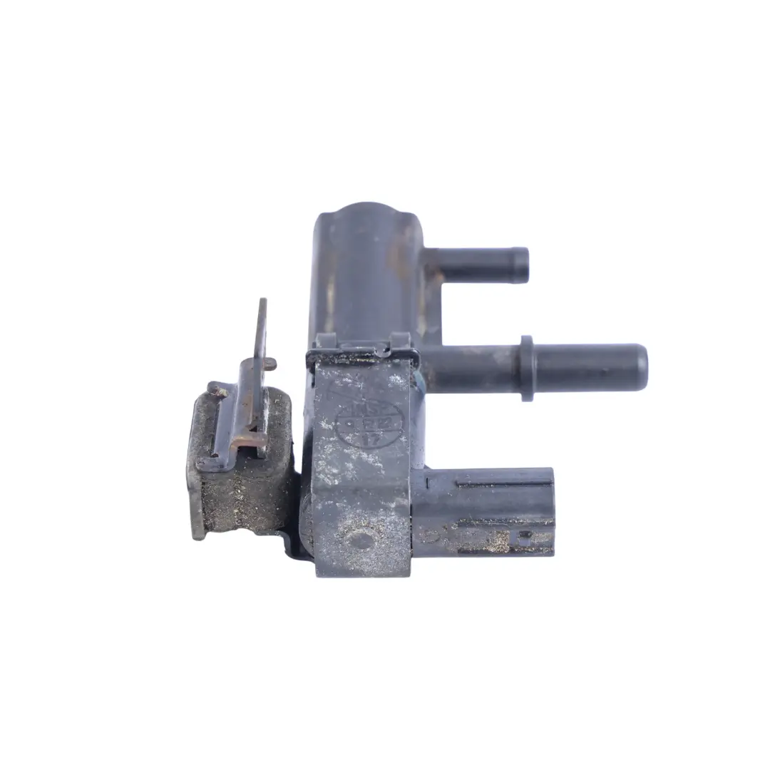 Pokrywa Modułu Zaworu Odpowietrzania do Jaguar XK8 X100 o numerze 3W83-9C915-BC Jaguar XK8 X100 Pokrywa Modułu Zaworu Odpowietrzania - SKU 3W83-9C915-BC - Numer Części 3W83-9C915-BC