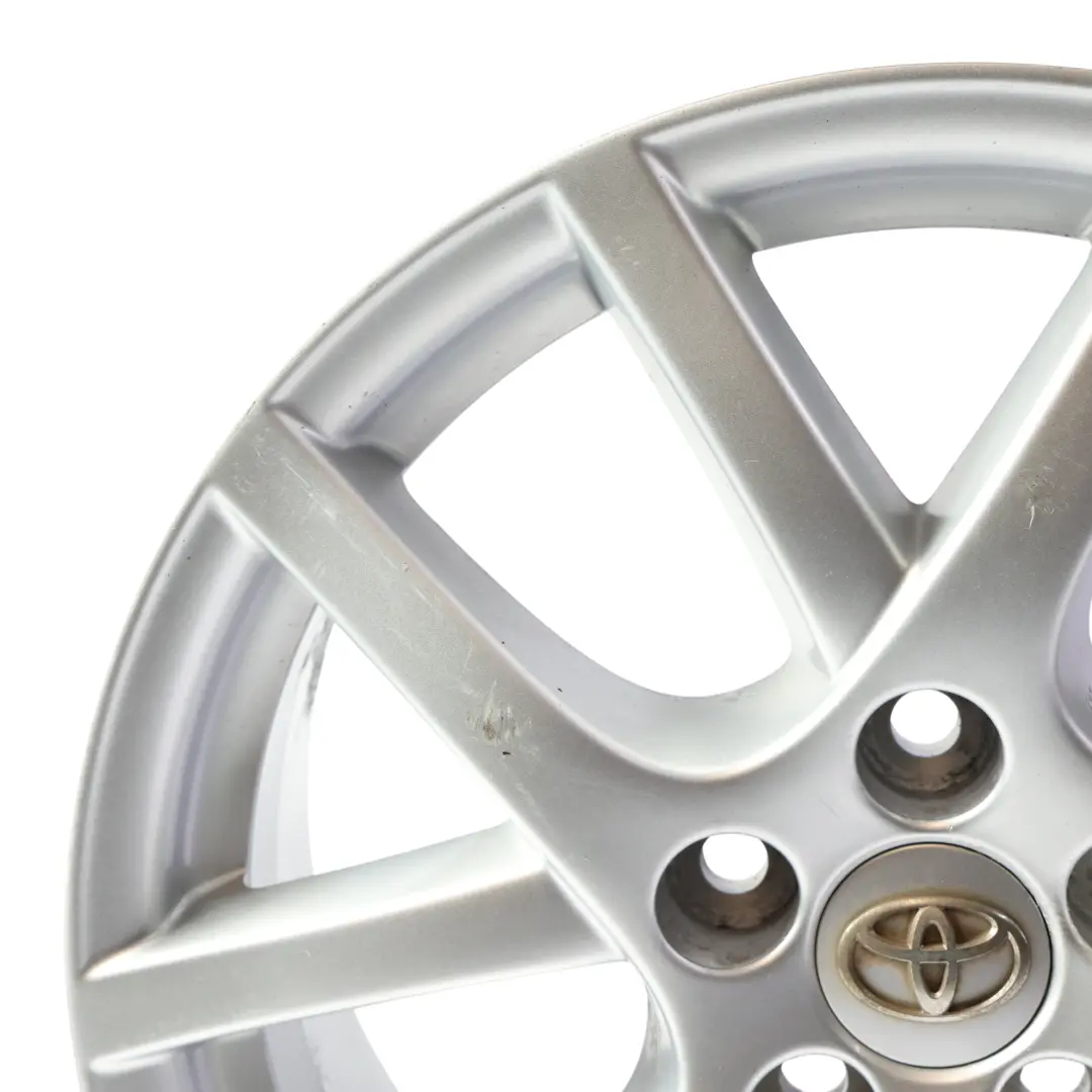 Mk2 Alufelge Silber 17" 7J ET:39 42611-0F130 für Toyota Verso mit Teilenummer 426110F130 Toyota Verso Mk2 Alufelge Silber 17" 7J ET:39 42611-0F130 - SKU 426110F130-SL1 - Teilenummer 426110F130