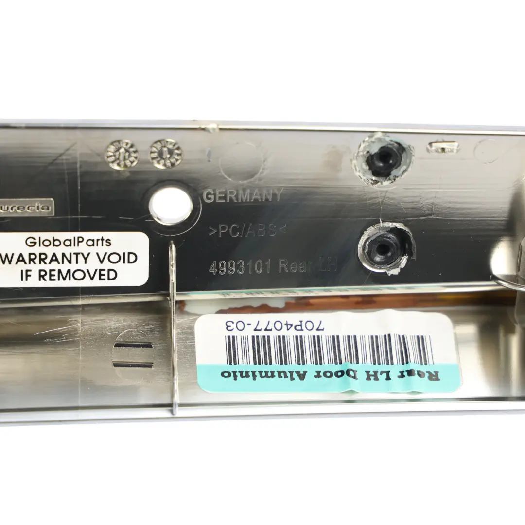 Listwa Ozdobna Klamki Wewnętrznej Drzwi Tylna Lewa do BMW X5 E70 o numerze 4993101 BMW X5 E70 Listwa Ozdobna Klamki Wewnętrznej Drzwi Tylna Lewa - SKU 4993101 - Numer Części 4993101