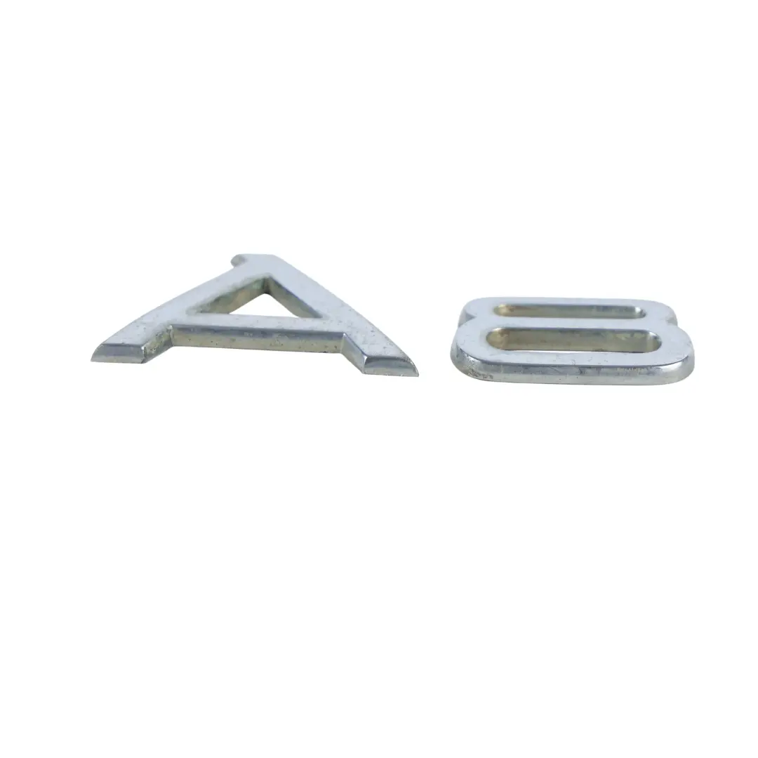 Audi A8 D3 Napis Emblemat Klapy Bagażnika Tył A8 - SKU 4E0853741 - Numer Części 4E0853741