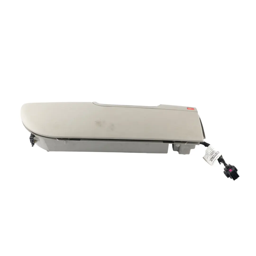 Tapa Compartimento Puerta Delantera Izquierda Beige para Audi A8 D3 con número de pieza 4E0868979 Audi A8 D3 Tapa Compartimento Puerta Delantera Izquierda Beige - SKU 4E0868979 - Número de pieza 4E0868979