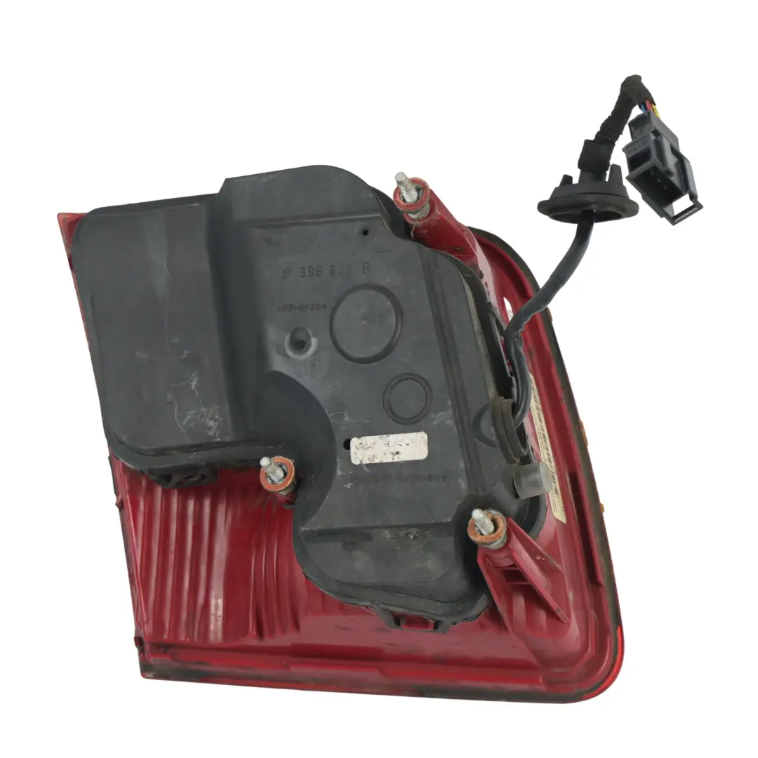 Feu Arrière Hayon Droit pour Audi A8 S8 D3 4E à propos du numéro de pièce 4E0945094G Audi A8 S8 D3 4E Feu Arrière Hayon Droit - SKU 4E0945094G - Numéro de pièce 4E0945094G