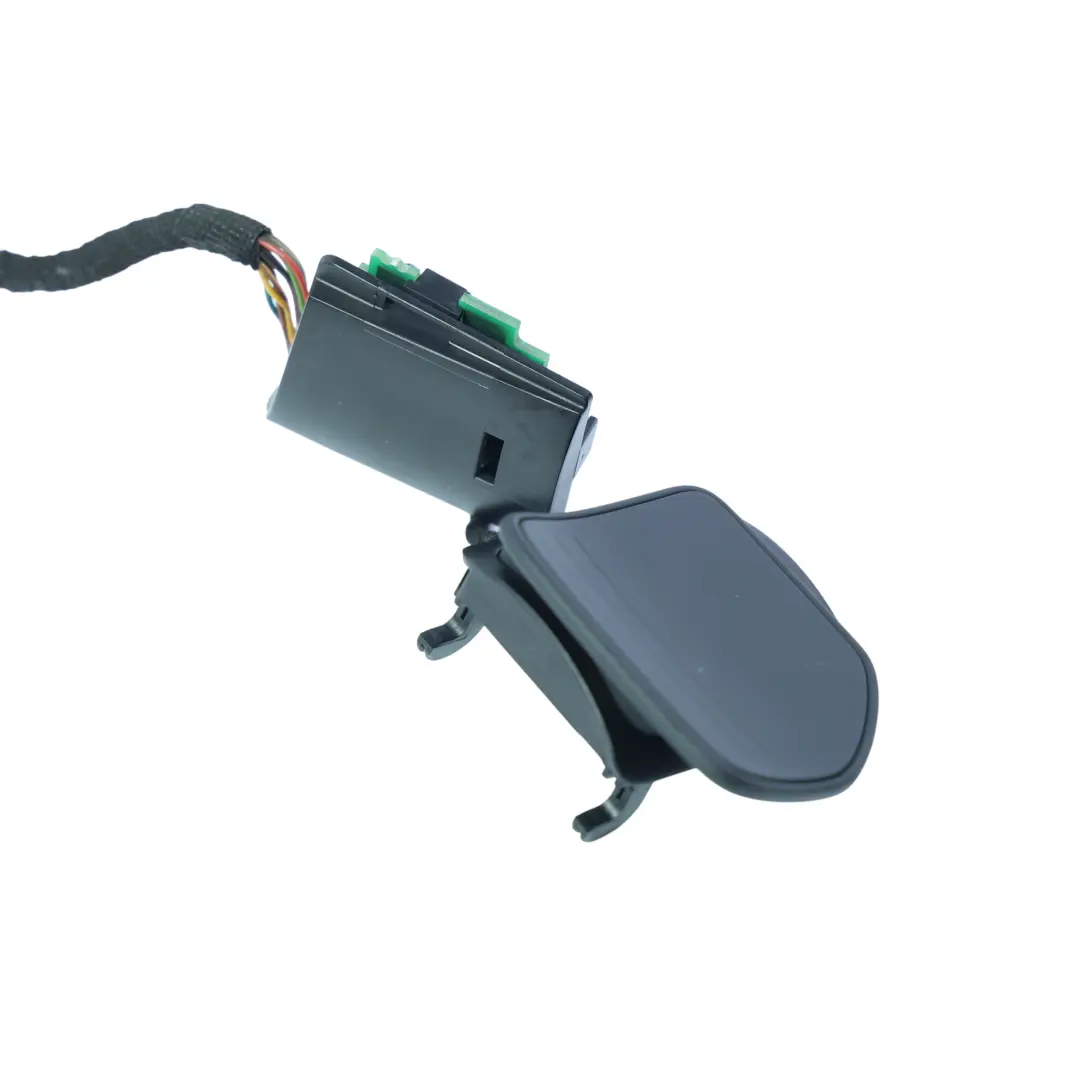 Steering Wheel Paddle SET X2 Left Right N/O/S 4E0951527K to Audi A5 8T with Part number 4E0951527L Audi A5 8T Steering Wheel Paddle SET X2 Left Right N/O/S 4E0951527K - SKU 4E0951527L-2 - Part number 4E0951527L