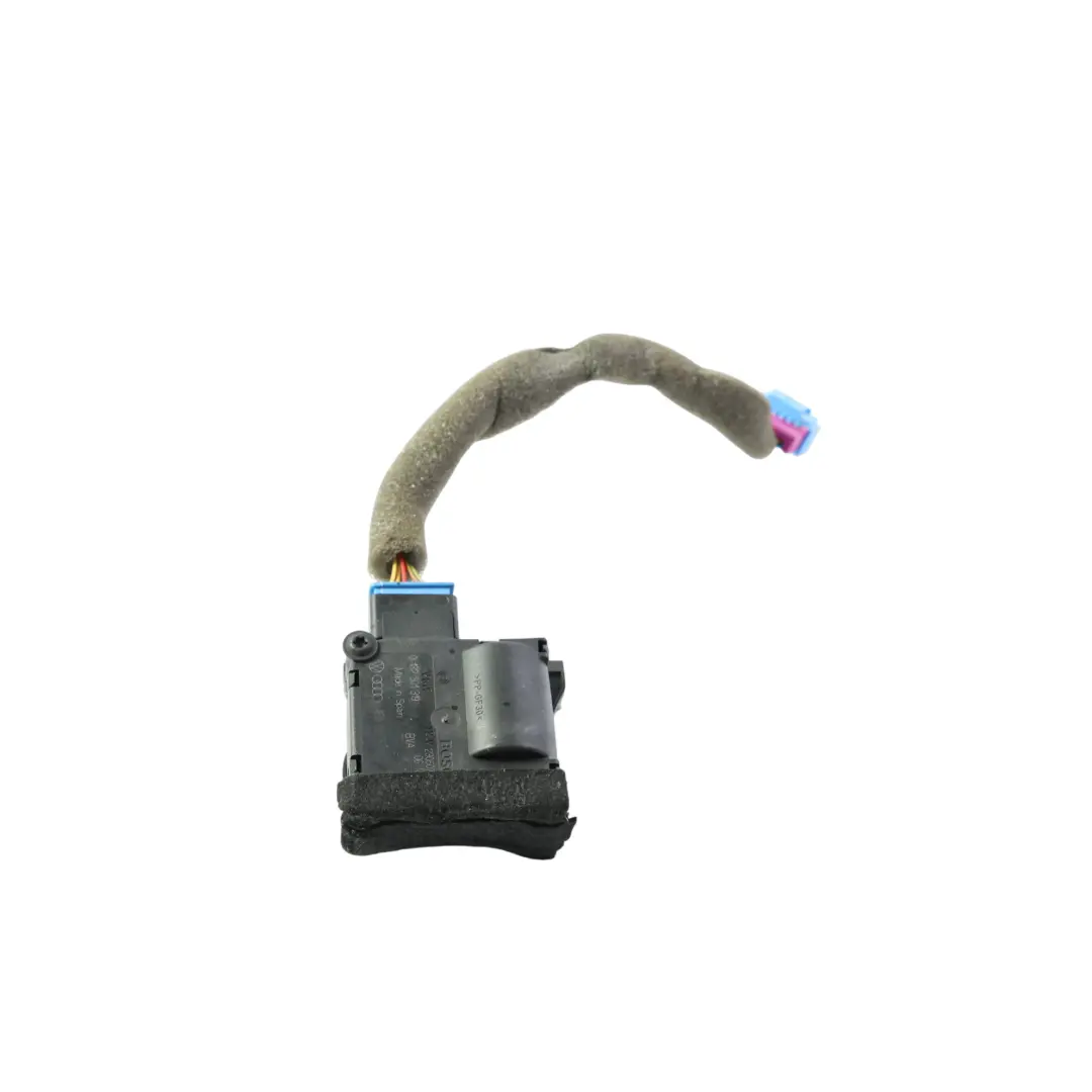 Heater A/C Dashboard Air Vent Flap Actuator to Audi A8 D3 with Part number 4F0820511B Audi A8 D3 Heater A/C Dashboard Air Vent Flap Actuator - SKU 4F0820511B-7 - Part number 4F0820511B