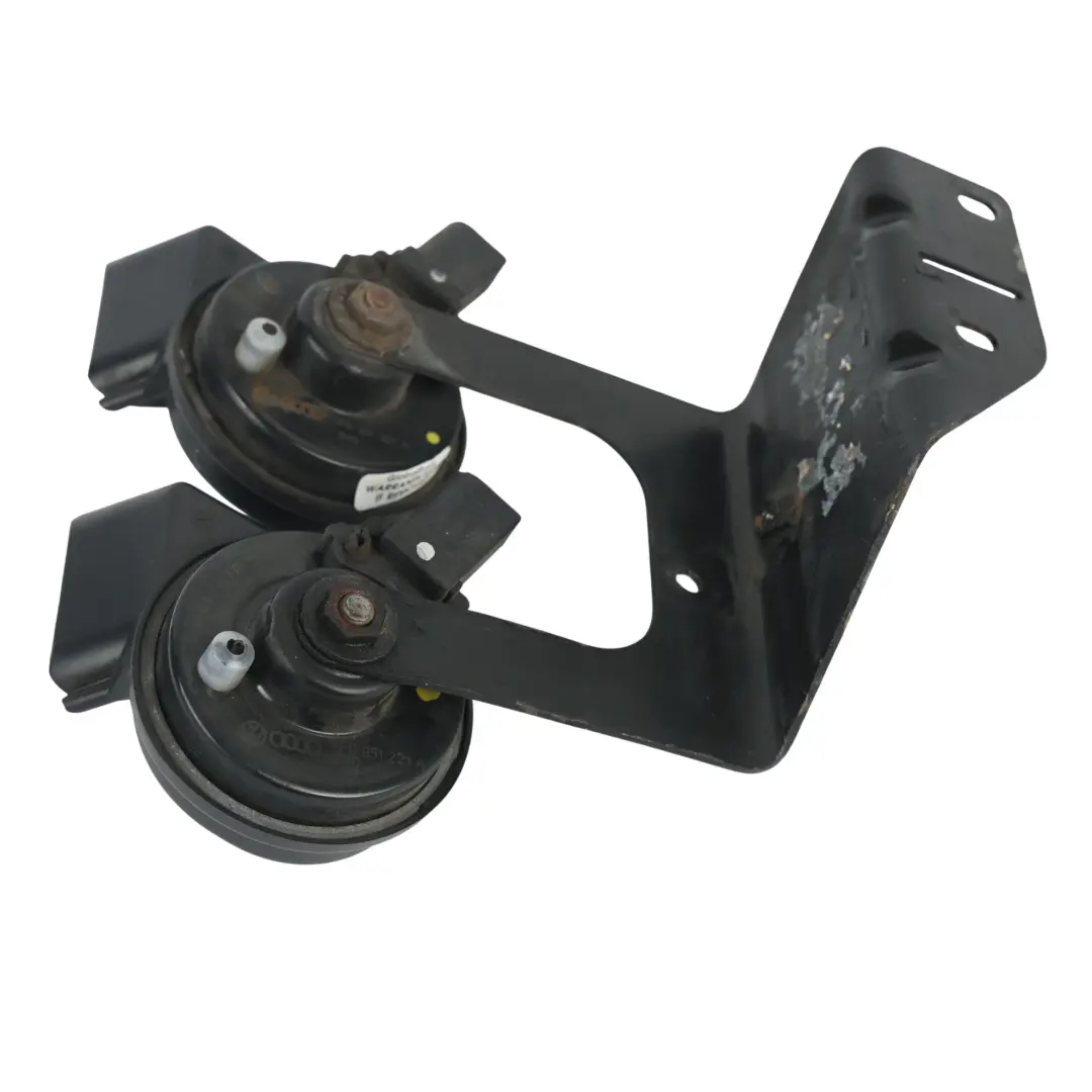Supporto Staffa Sirena Allarme Clacson per Audi A6 C6 con numero di parte 4F0951229 Audi A6 C6 Supporto Staffa Sirena Allarme Clacson - SKU 4F0951229-1 - Numero di parte 4F0951229