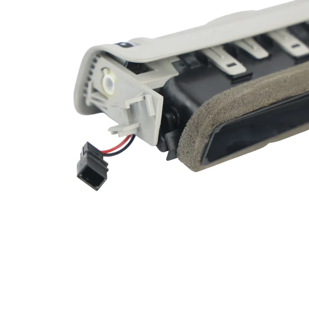 Górna Wewnętrzna Kratka Nawiewu Słupka B Lewa do Audi A6 C7 A7 4G o numerze 4G0819209E Audi A6 C7 A7 4G Górna Wewnętrzna Kratka Nawiewu Słupka B Lewa - SKU 4G0819209E-1 - Numer Części 4G0819209E