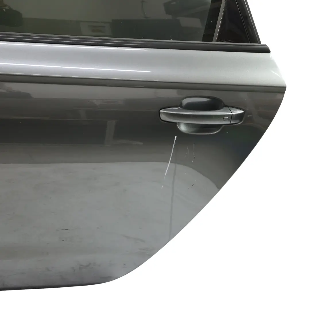 Drzwi Tylne Lewe Daytona Grey Szary - Z7S do Audi A6 C7 4G o numerze 4G5833051 Audi A6 C7 4G Drzwi Tylne Lewe Daytona Grey Szary - Z7S - SKU 4G5833051-DGR - Numer Części 4G5833051