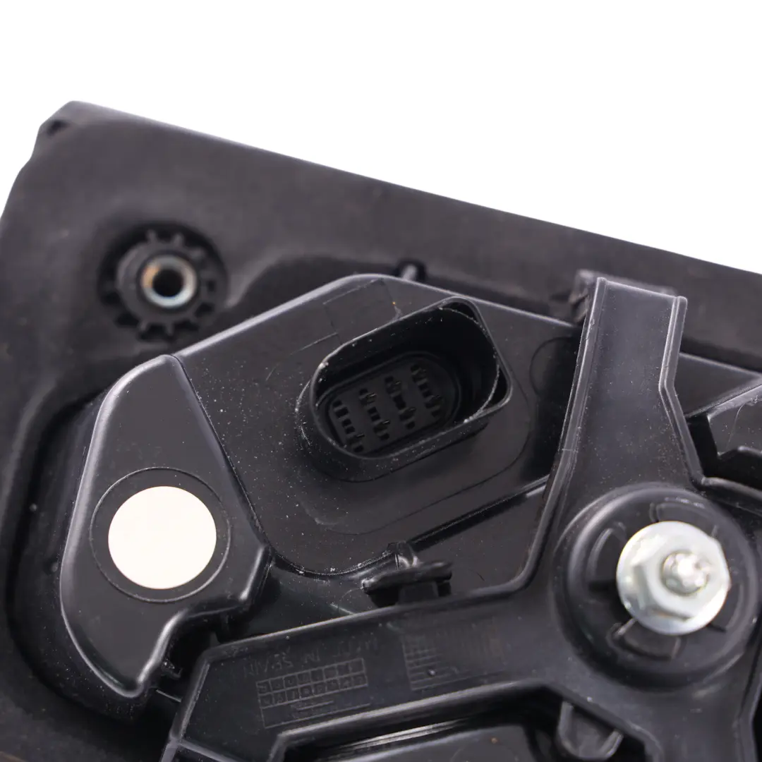 Luz Trasera Interior Izquierda LED Portón Maletero para Audi A6 C7 con número de pieza 4G9945093F Audi A6 C7 Luz Trasera Interior Izquierda LED Portón Maletero - SKU 4G9945093F - Número de pieza 4G9945093F