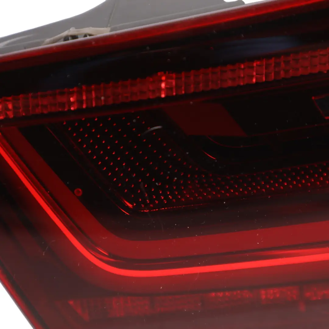 Luz Trasera Interior Portón Maletero LED Derecha para Audi A6 C7 con número de pieza 4G9945094F Audi A6 C7 Luz Trasera Interior Portón Maletero LED Derecha - SKU 4G9945094F - Número de pieza 4G9945094F