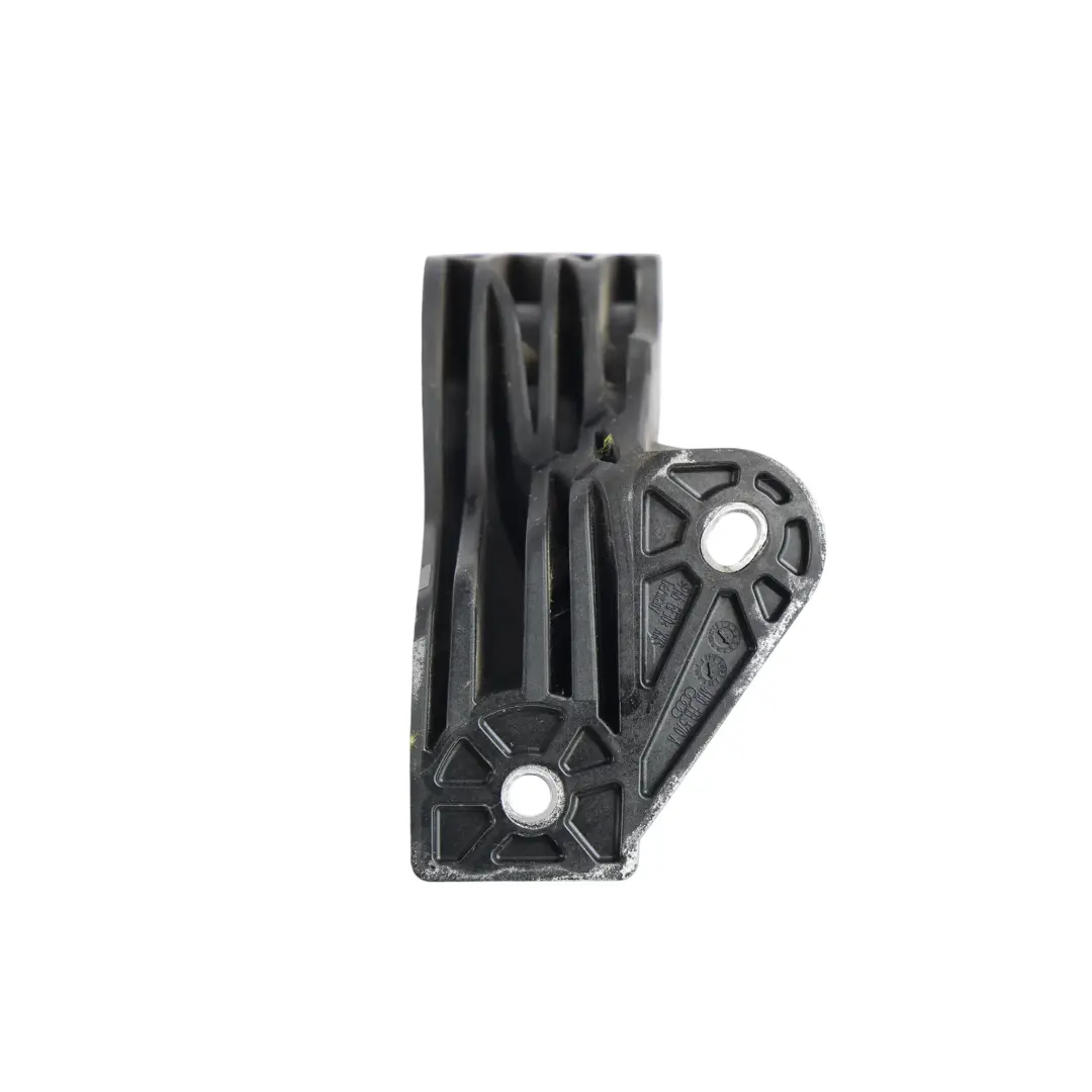 Intake Filter Housing Mounting Peg Bracket Holder to Audi A8 D4 Air with Part number 4H0133570A Audi A8 D4 Air Intake Filter Housing Mounting Peg Bracket Holder - SKU 4H0133570A - Part number 4H0133570A