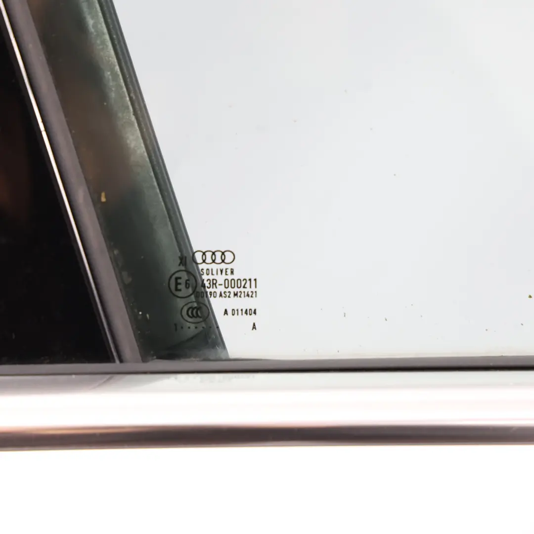 Panel Revestimiento Puerta Delantera Derecha Plata Hielo Metalizado X para Audi A8 D4 con número de pieza 4H0831052B Audi A8 D4 Panel Revestimiento Puerta Delantera Derecha Plata Hielo Metalizado X - SKU 4H0831052B-ICS - Número de pieza 4H0831052B