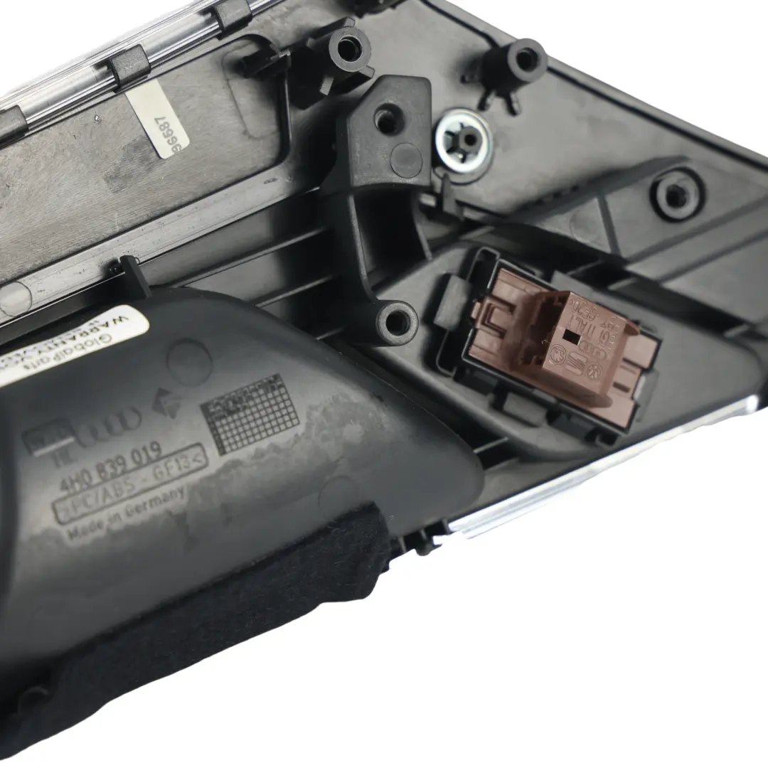 Copertura Maniglia Apriporta Anteriore Sinistra per Audi A8 D4 con numero di parte 4H0867469 Audi A8 D4 Copertura Maniglia Apriporta Anteriore Sinistra - SKU 4H0867469-1 - Numero di parte 4H0867469