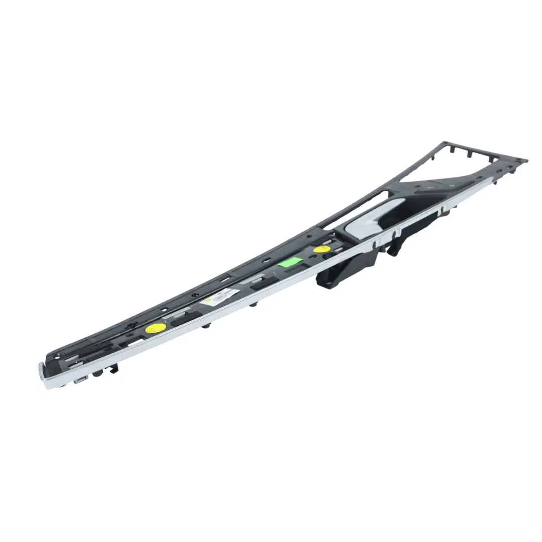 Embellecedor Tirador Puerta Delantera Derecha 4H0867470 para Audi A8 D4 con número de pieza 4H0867068E Audi A8 D4 Embellecedor Tirador Puerta Delantera Derecha 4H0867470 - SKU 4H0867068E-1 - Número de pieza 4H0867068E