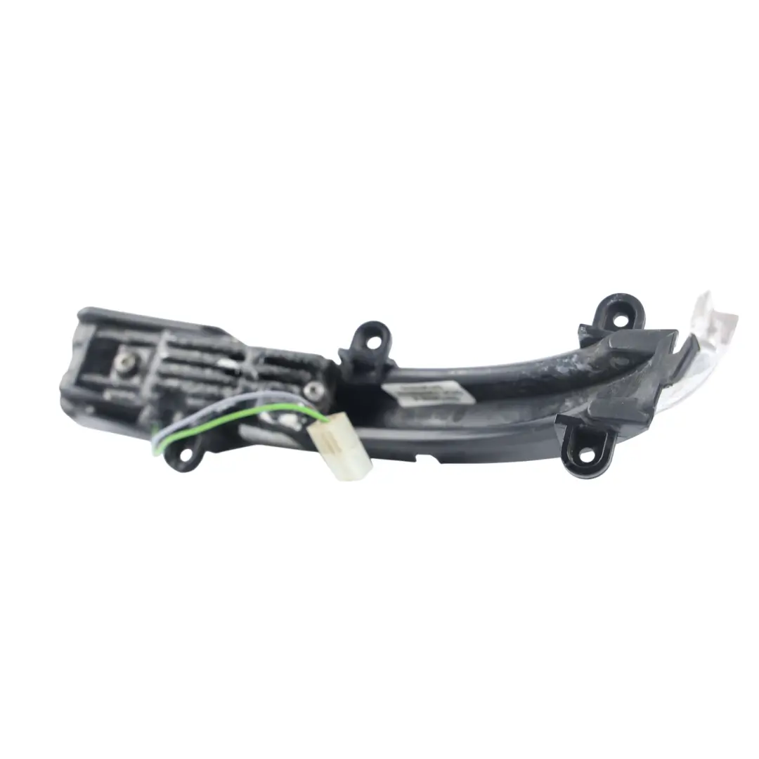 Indicatore Direzione Specchietto Anteriore Destro per Audi Q5 8R Q7 4L con numero di parte 4L0949102 Audi Q5 8R Q7 4L Indicatore Direzione Specchietto Anteriore Destro - SKU 4L0949102-1 - Numero di parte 4L0949102