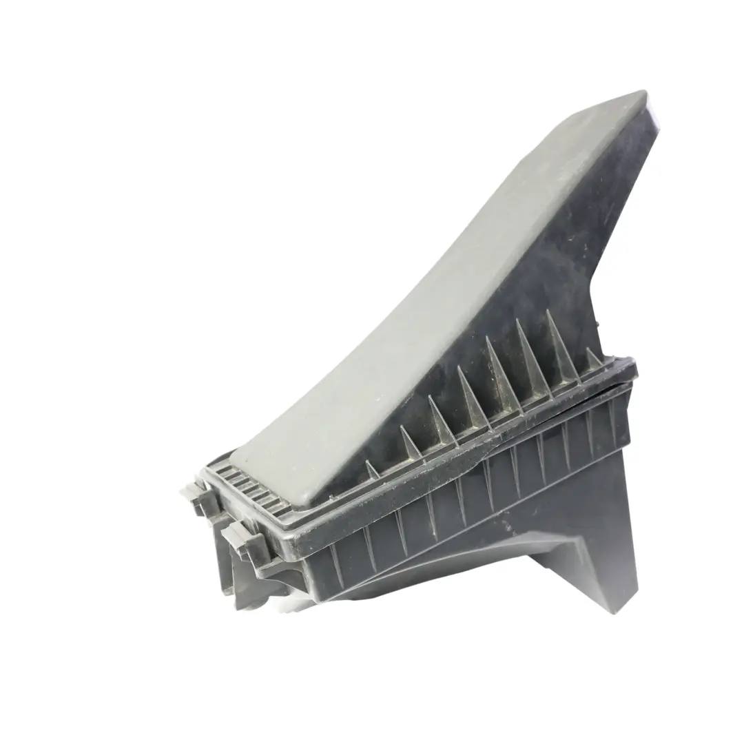 Intake Filter Box Housing 3.0 V6 Diesel 4R83-9600-AF to Jaguar XF X250 Air with Part number XR857110 Jaguar XF X250 Air Intake Filter Box Housing 3.0 V6 Diesel 4R83-9600-AF - SKU XR857110-1 - Part number XR857110