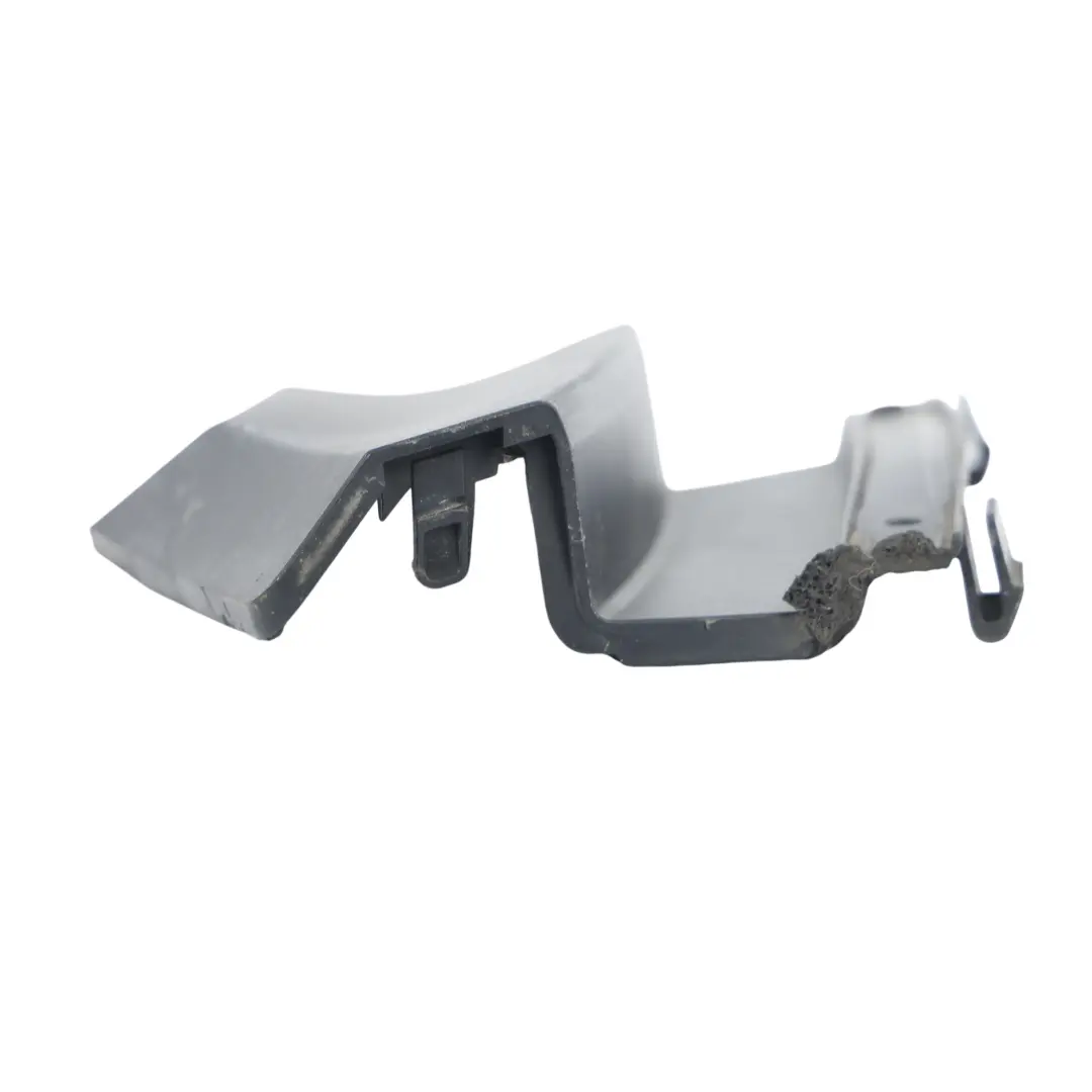 Toyota Yaris P9 Windlaufabdeckung Vorne Schwarz - SKU 557830D030 - Teilenummer 557830D030