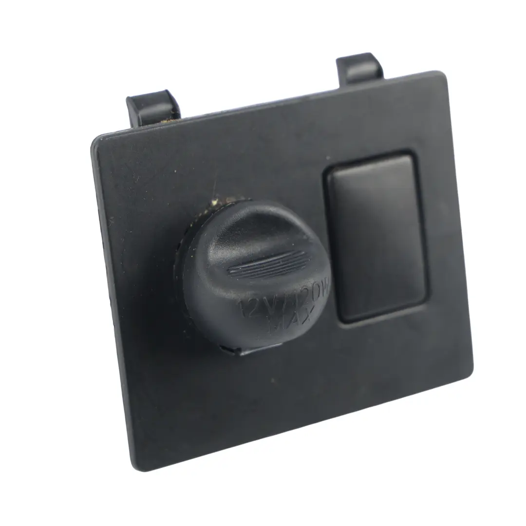 Toyota Avensis T270 Mk3 Tapa Consola Central Trasera Toma 12V - SKU 5891505020C0 - Número de pieza 5891505020C0