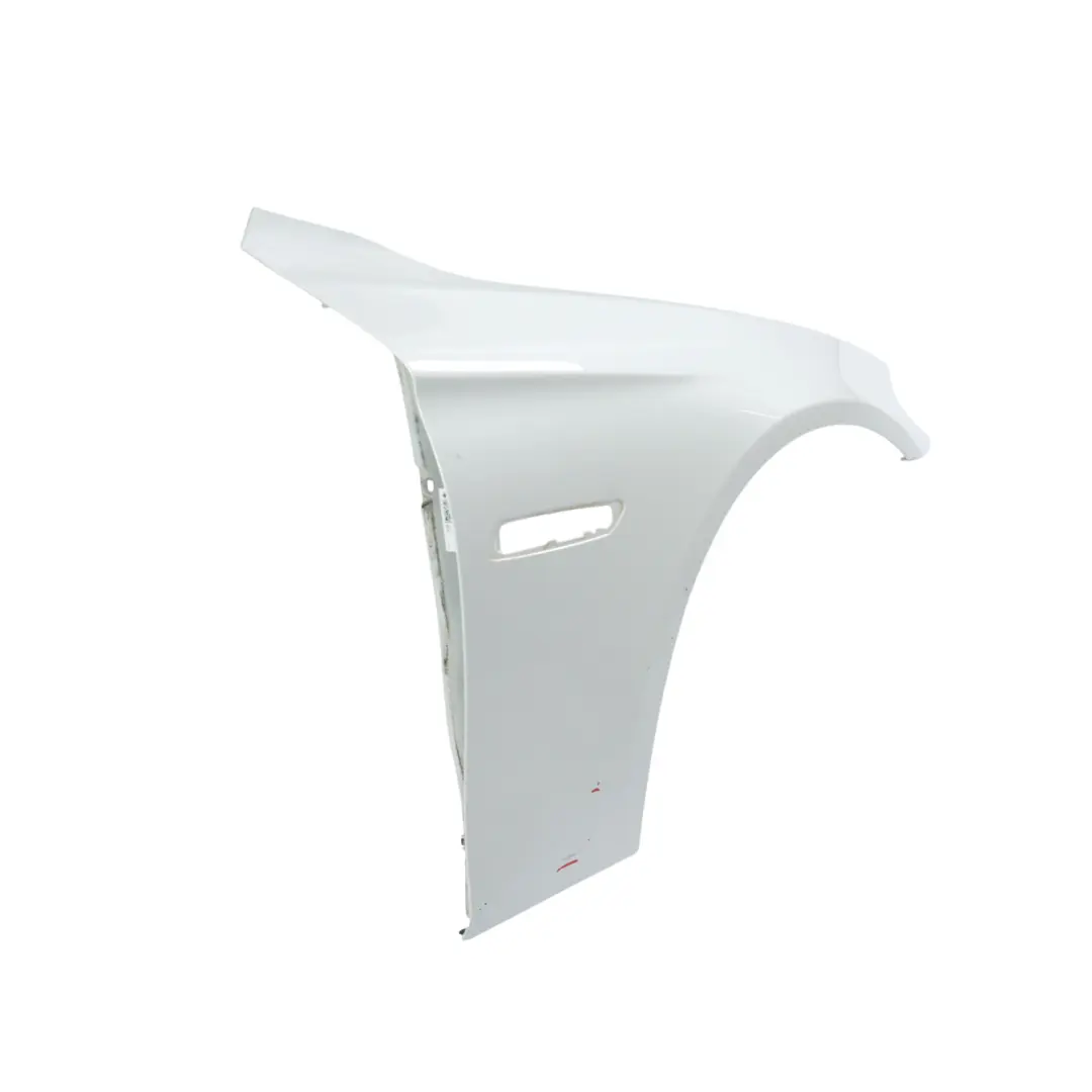 Aleta Delantera Derecha Blanco Mineral Metalizado A96 para BMW F10 F11 con número de pieza 5A03262 BMW F10 F11 Aleta Delantera Derecha Blanco Mineral Metalizado A96 - SKU 5A03262-MW - Número de pieza 5A03262