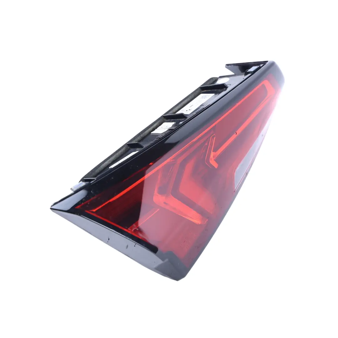 F74 Gran Coupe Lampa Tylna Wewnętrzna Lewa do BMW o numerze 5A361A3 BMW F74 Gran Coupe Lampa Tylna Wewnętrzna Lewa - SKU 5A361A3 - Numer Części 5A361A3