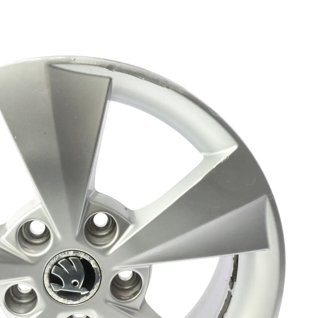 Mk3 5E Llanta Aleación Plata 6,5J 16" ET:46 para Skoda Octavia con número de pieza 5E0601025C Skoda Octavia Mk3 5E Llanta Aleación Plata 6,5J 16" ET:46 - SKU 5E0601025C-SL1 - Número de pieza 5E0601025C