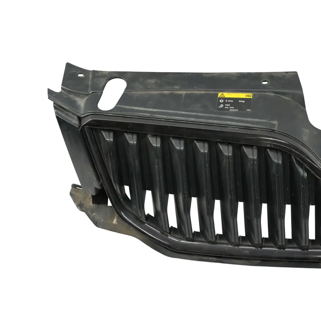 Mk3 Parachoques Delantero Rejilla Radiador Panel para Skoda Octavia con número de pieza 5E0853653 Skoda Octavia Mk3 Parachoques Delantero Rejilla Radiador Panel - SKU 5E0853653 - Número de pieza 5E0853653