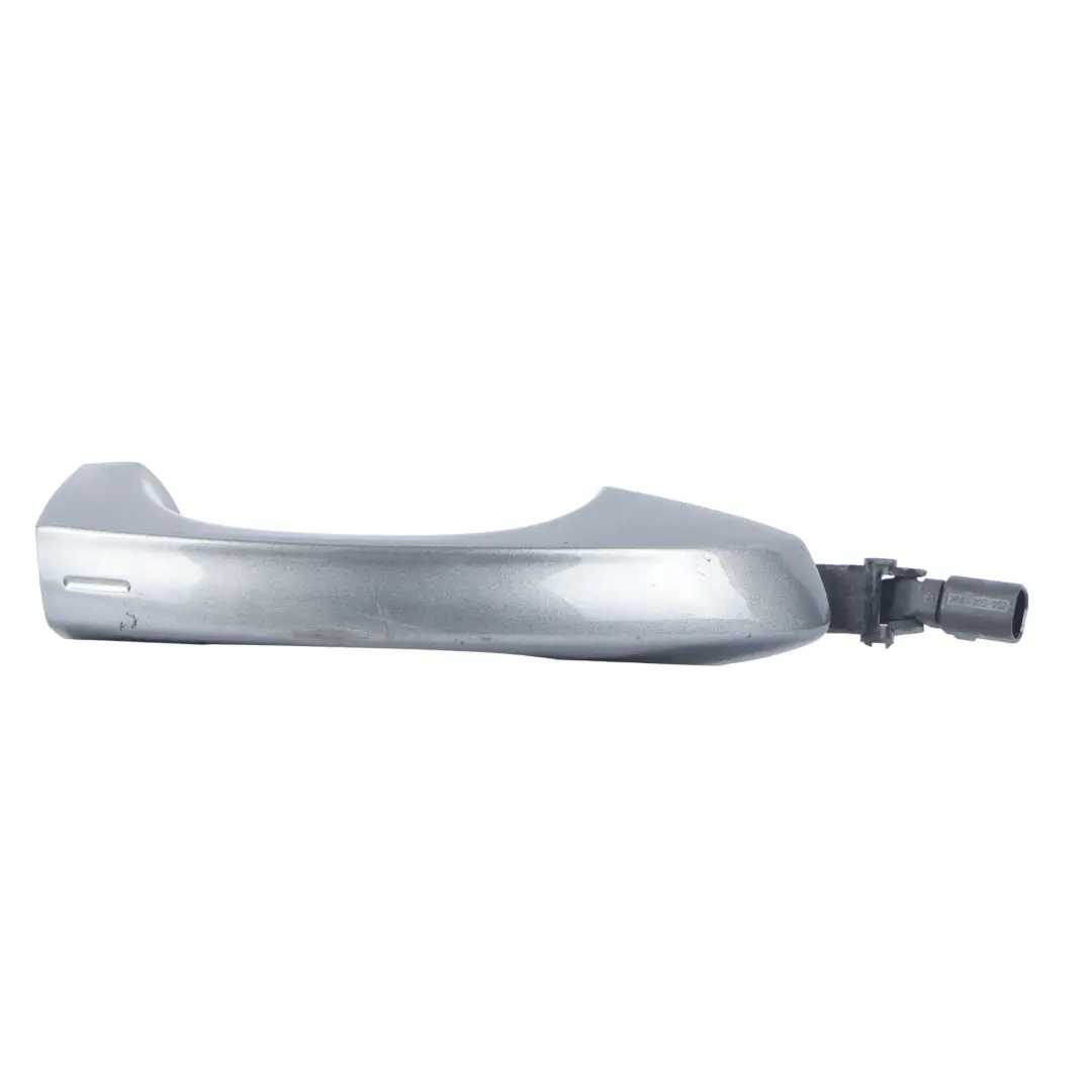 Tirador Puerta Delantera Derecha Gris Grafito Metalizado M7W para Volkswagen Golf Mk7 con número de pieza 5G0837206Q Volkswagen Golf Mk7 Tirador Puerta Delantera Derecha Gris Grafito Metalizado M7W - SKU 5G0837206Q-GGR - Número de pieza 5G0837206Q