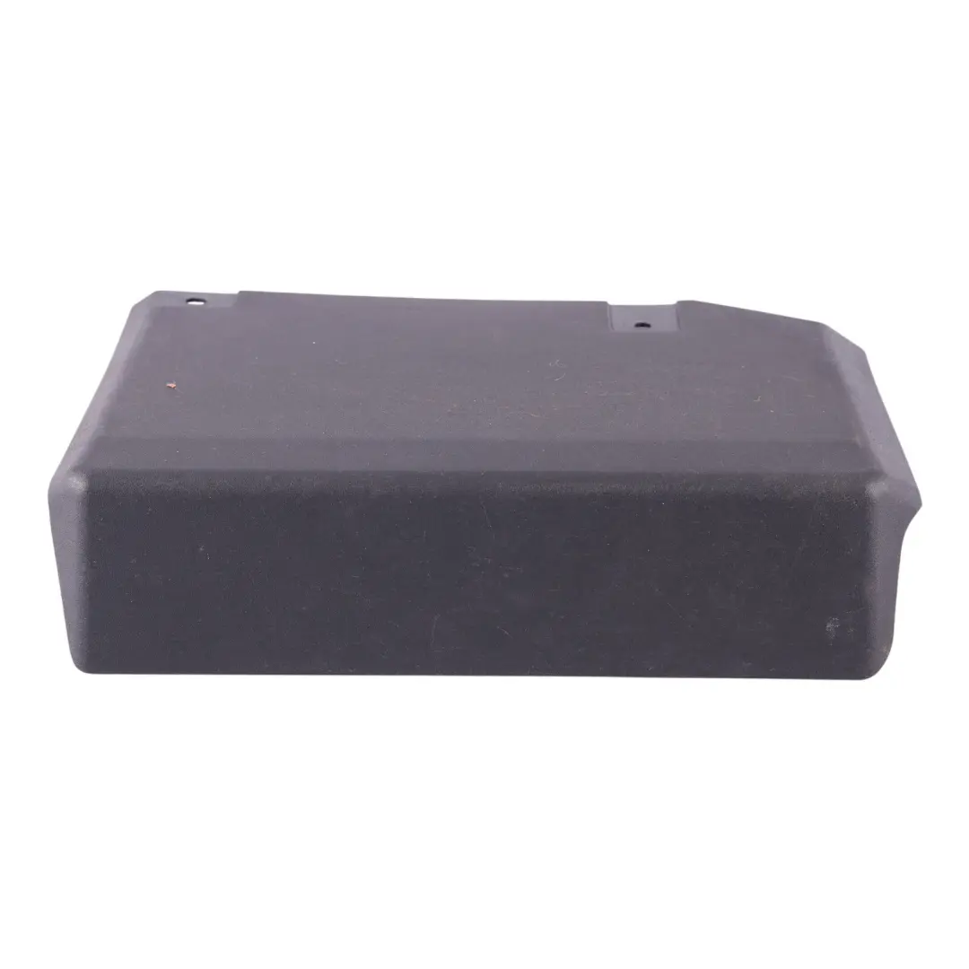 5G Pokrywa Obudowy Wzmacniacza Dźwięku do Volkswagen Golf GTI o numerze 5G0972135 Volkswagen Golf GTI 5G Pokrywa Obudowy Wzmacniacza Dźwięku - SKU 5G0972135 - Numer Części 5G0972135