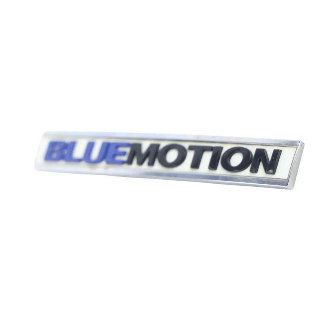 Volkswagen Golf 5G Emblemat Tył Napis Bluemotion Znaczek - SKU 5G9853675M - Numer Części 5G9853675M
