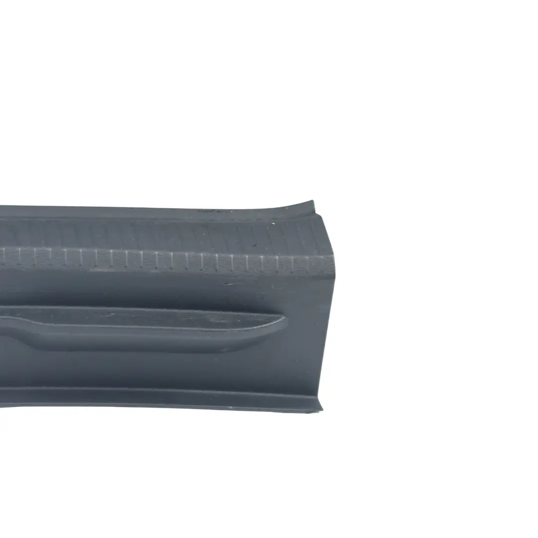 Volkswagen Golf Mk7 5G Osłona Progu Bagażnika Listwa Zamka Klapy - SKU 5G9863459 - Numer Części 5G9863459