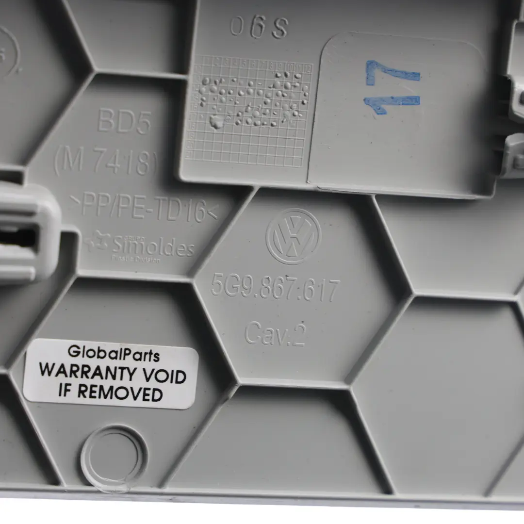 5G Revestimiento Techo Trasero Panel Cubierta Gris para Volkswagen Golf con número de pieza 5G9867617 Volkswagen Golf 5G Revestimiento Techo Trasero Panel Cubierta Gris - SKU 5G9867617 - Número de pieza 5G9867617