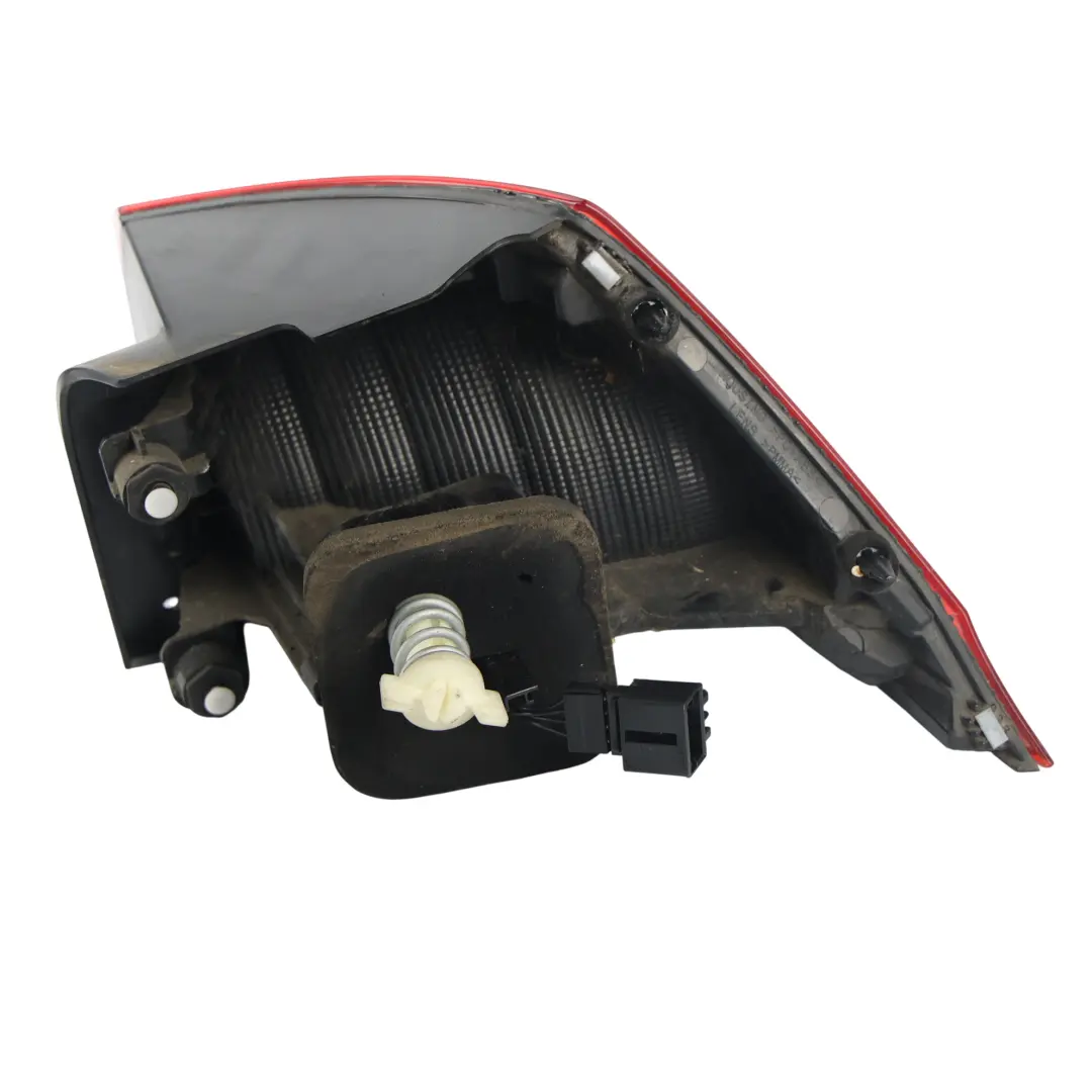 Feu Arrière Extérieur LED Gauche pour Volkswagen Golf Mk7 à propos du numéro de pièce 5G9945095E Volkswagen Golf Mk7 Feu Arrière Extérieur LED Gauche - SKU 5G9945095E - Numéro de pièce 5G9945095E