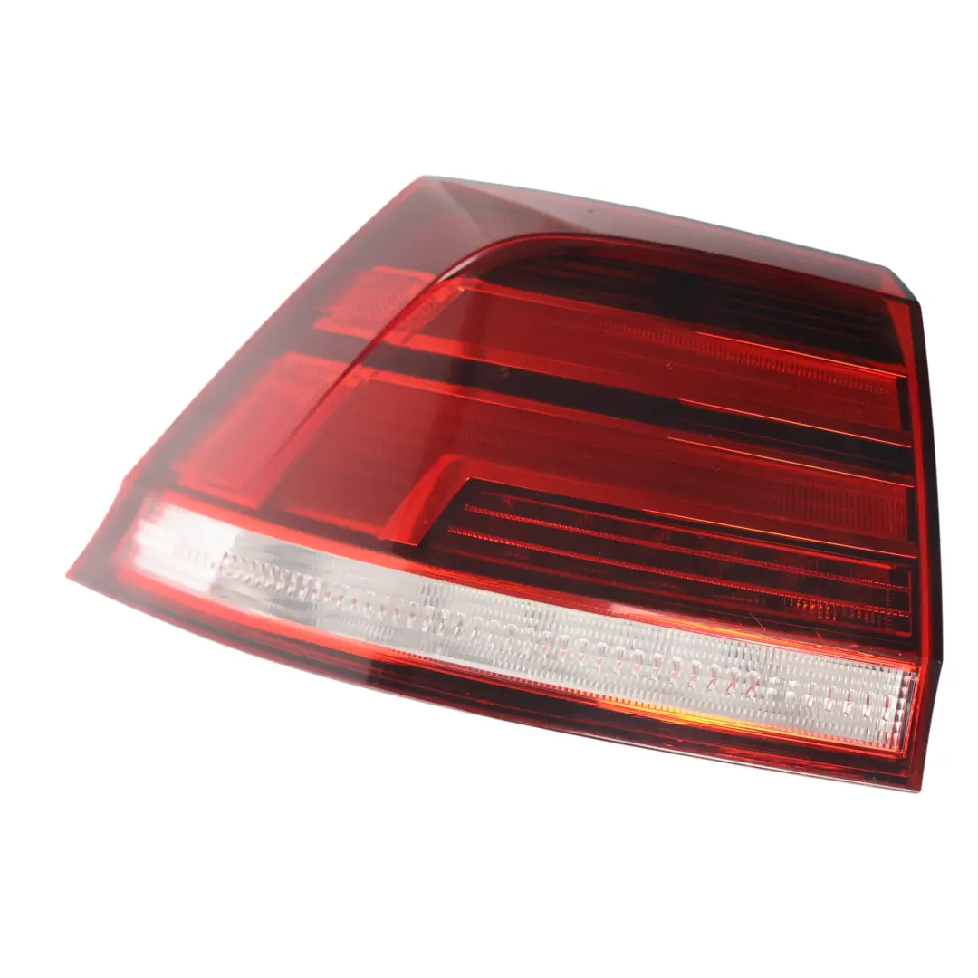 Feu Arrière Extérieur LED Gauche pour Volkswagen Golf Mk7 à propos du numéro de pièce 5G9945095E Volkswagen Golf Mk7 Feu Arrière Extérieur LED Gauche - SKU 5G9945095E - Numéro de pièce 5G9945095E