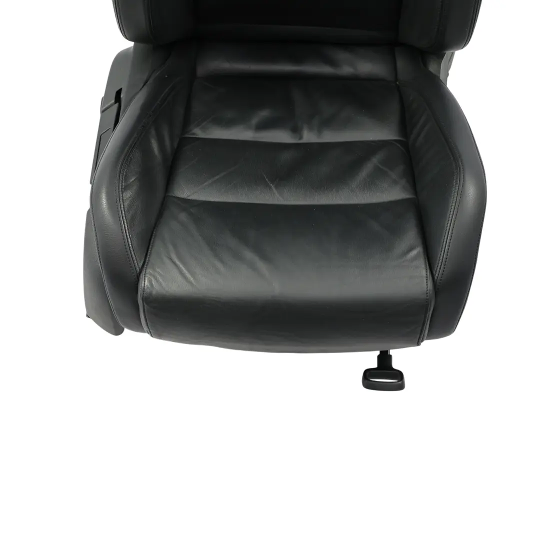 Mk6 Fotel Przedni Prawy Podgrzewany Skórzany Titan Black do Volkswagen Golf VI o numerze 5K3881806CH Volkswagen Golf VI Mk6 Fotel Przedni Prawy Podgrzewany Skórzany Titan Black - SKU 5K3881806CH - Numer Części 5K3881806CH
