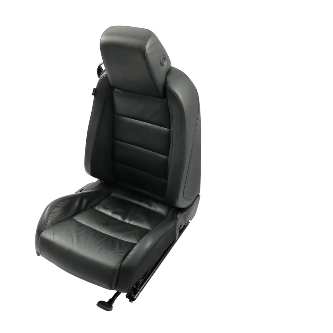 MK6 Asiento Delantero Calefactado Cuero Titanio Negro Derecho para Volkswagen Golf VI con número de pieza 5K3881806CH Volkswagen Golf VI MK6 Asiento Delantero Calefactado Cuero Titanio Negro Derecho - SKU 5K3881806CH - Número de pieza 5K3881806CH