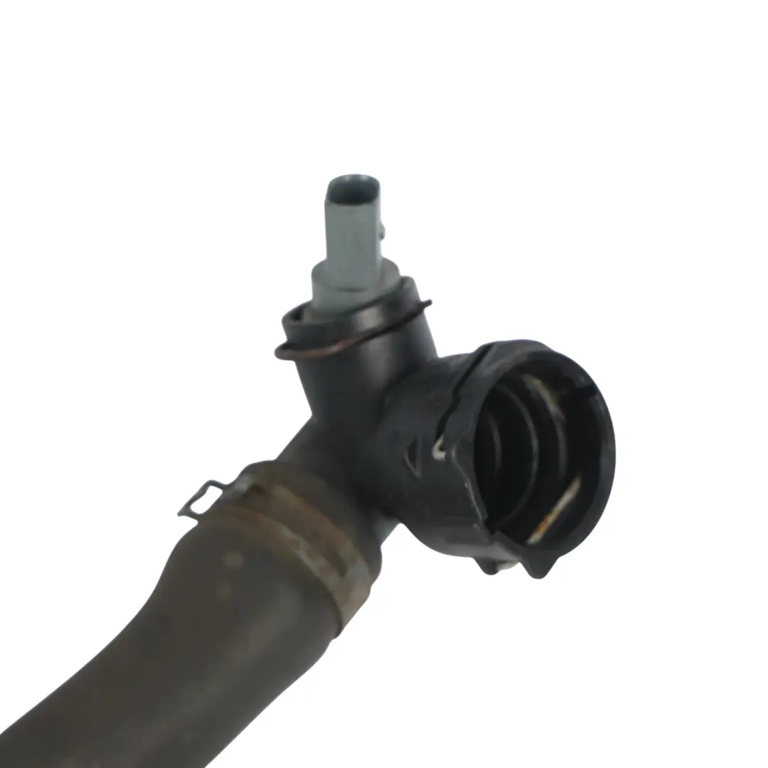Kühlmittelschlauch Kühler 1.4 TFSI für Audi A3 8V mit Teilenummer 5Q0121049K Audi A3 8V Kühlmittelschlauch Kühler 1.4 TFSI - SKU 5Q0121049K - Teilenummer 5Q0121049K