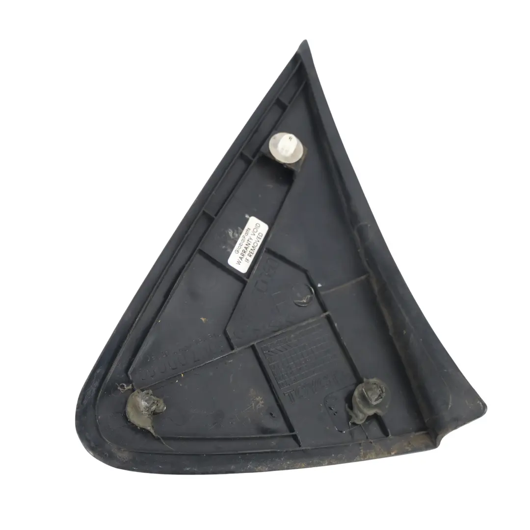 Toyota Yaris P9 Cache Triangle Porte Avant Droite Noir - SKU 601170D060 - Numéro de pièce 601170D060