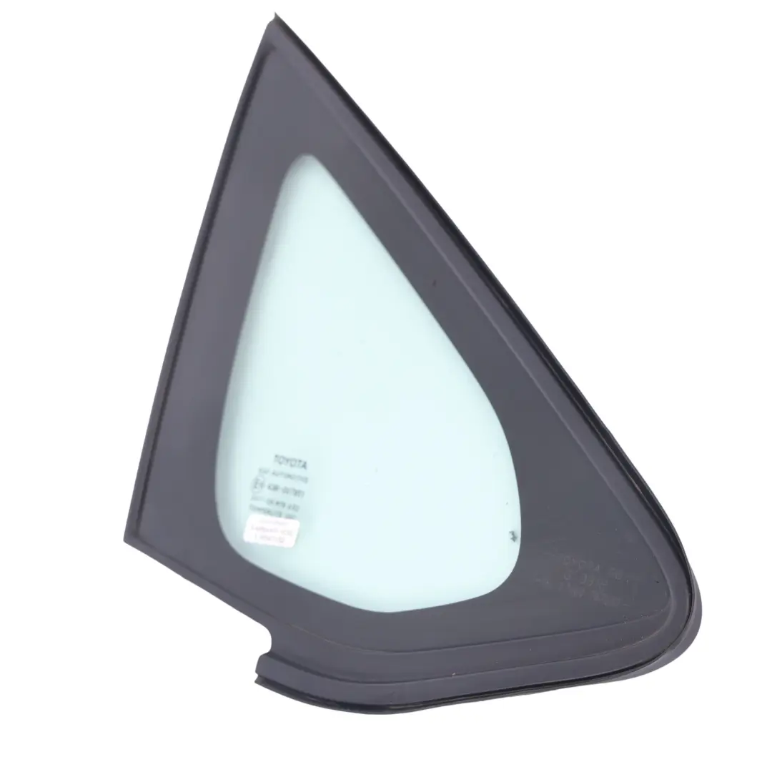 Cristal Aleta Delantero Derecho AS2 para Toyota Auris E15 con número de pieza 6211002010 Toyota Auris E15 Cristal Aleta Delantero Derecho AS2 - SKU 6211002010 - Número de pieza 6211002010
