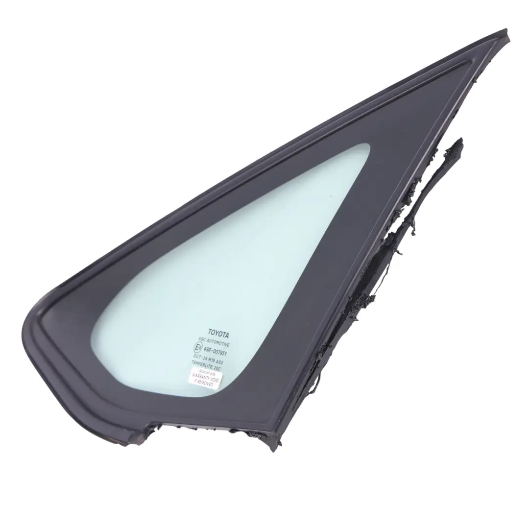 Vitre Custode Avant Gauche 6211002010 pour Toyota Auris E15 à propos du numéro de pièce 6212002010 Toyota Auris E15 Vitre Custode Avant Gauche 6211002010 - SKU 6212002010 - Numéro de pièce 6212002010
